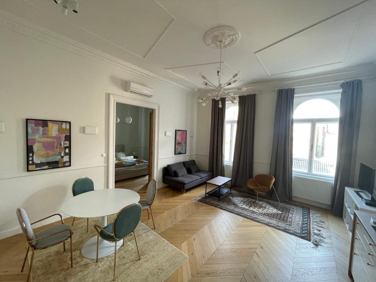 City Center 3, Elegant And Cozy 2Br In City Center! Budapest Eksteriør billede