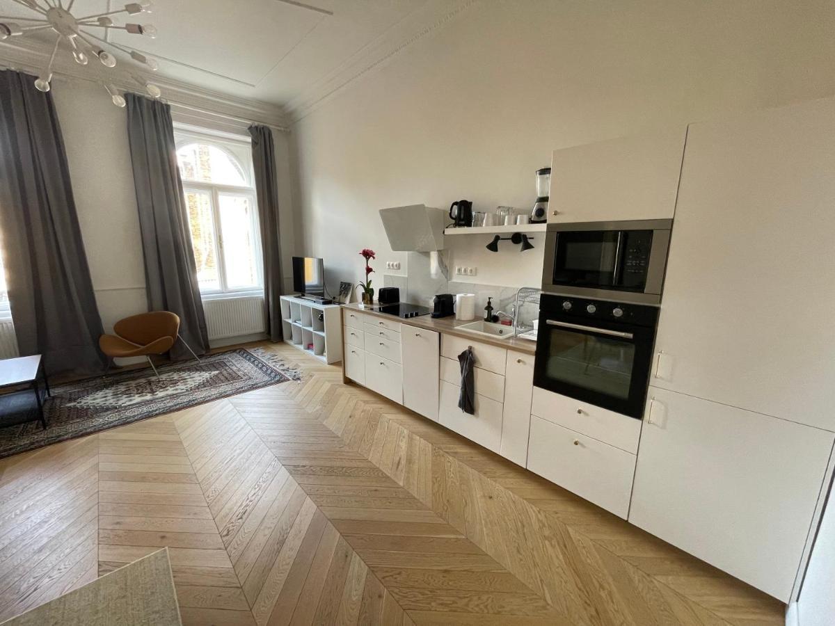 City Center 3, Elegant And Cozy 2Br In City Center! Budapest Eksteriør billede